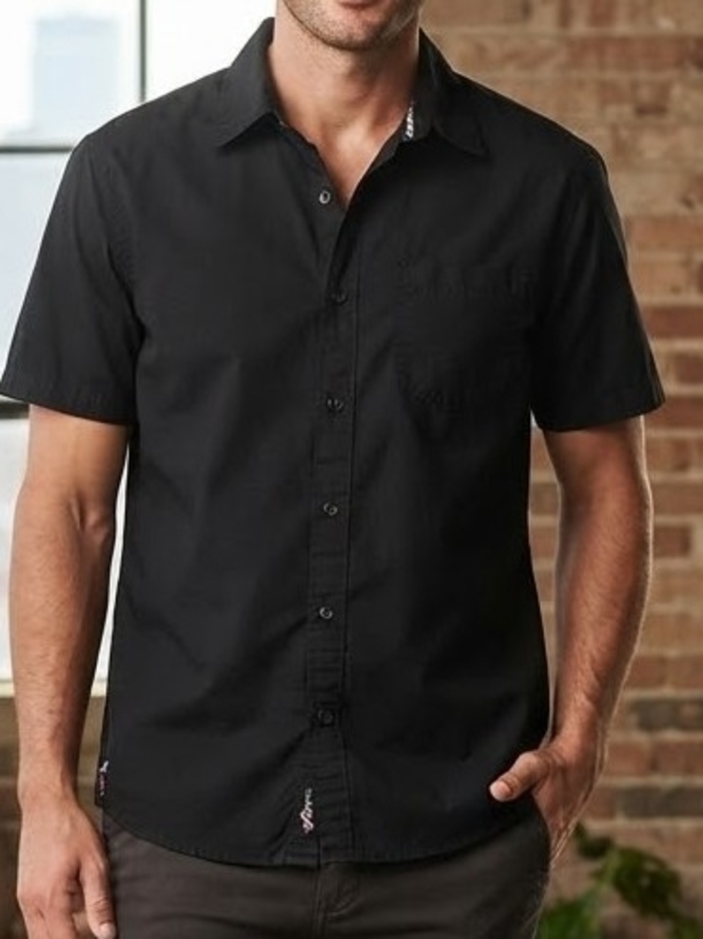 Quiksilver Men's Black Short-Sleeve Button-Down Shirt
